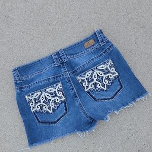 GEMMA RAE Distressed Cut-off blue Jean shorts Embroidered Sz.13